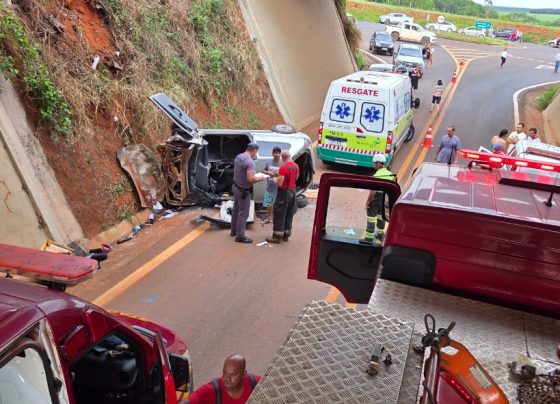 Bombeiros são acionados para acidente em viaduto da Faria Lima (Foto: O Diário de Barretos)