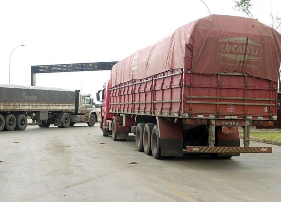 caminhões, frete, transporte