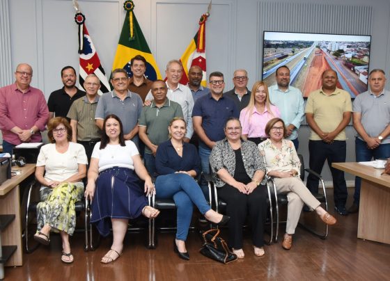 O prefeito da Estância Turística de Barretos, Odair Silva, reuniu, na manhã de ontem, representantes de diversas instituições assistenciais da cidade e anunciou a quitação das emendas impositivas