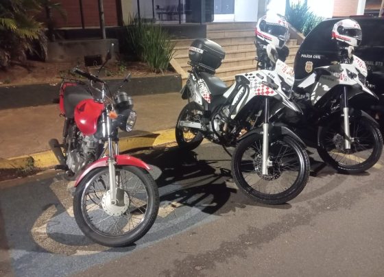 PM aborda infrator e apreende moto com sinais identificadores adulterados (Foto: O Diário de Barretos)