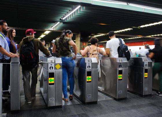 Bilheterias de estações das Linhas 1-Azul e 15-Prata terão novo horário