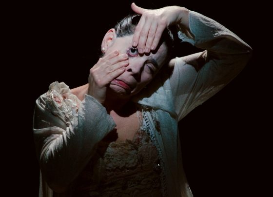 Fani Feldman em cena | © Yukio Yamashita