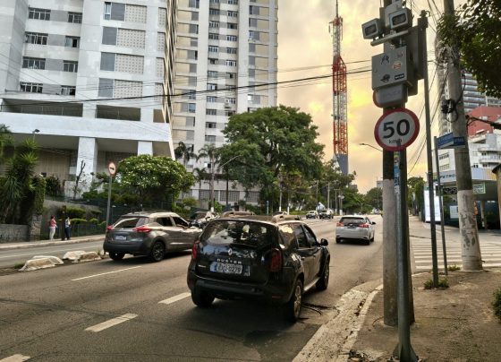 Imagem mostra rua em São Paulo - Metrópoles