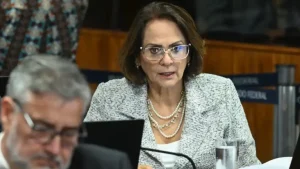 A senadora Damares Alves durante sessão da CPMI do INSS, no Congresso Nacional. (Imagem: reprodução)